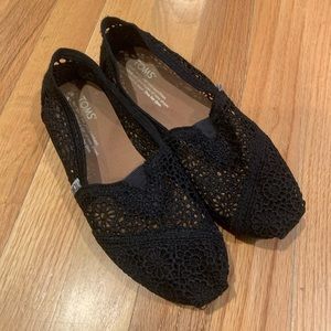 Toms black crochet lace look shoes women’s size 5